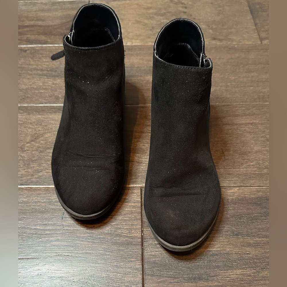 Girls shoes